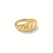 Load image into Gallery viewer, Croissant Statement Ring