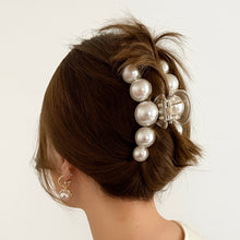 Load image into Gallery viewer, Ariel Pearls Hair Claw Large

