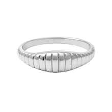 Load image into Gallery viewer, Mini Croissant Ring

