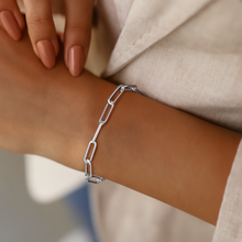 Load image into Gallery viewer, Paperclip Link Bracelet
